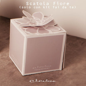 Bomboniera Claraluna Candela Felicità Rosa deliziosa scatola nei colori del rosa e decoro a fiori con tappo e scritta “Felicità” color Oro 24162