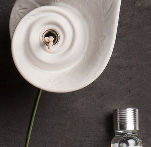 Bomboniera profumatore  Claraluna realizzato in porcellana smaltata bianca  - 20208